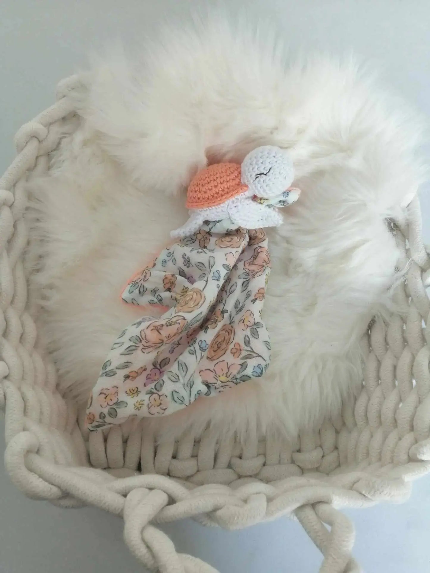 🐢 Doudou Tortue Fait Main – Crochet & Tissu fleuri – Cadeau naissance personnalisé chtitdoudou