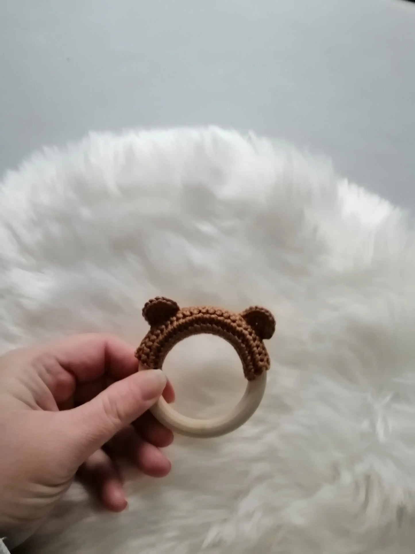 Hochet bebe oreilles ourson Coton et Bois : Le Compagnon Idéal de Bébé chtitdoudou