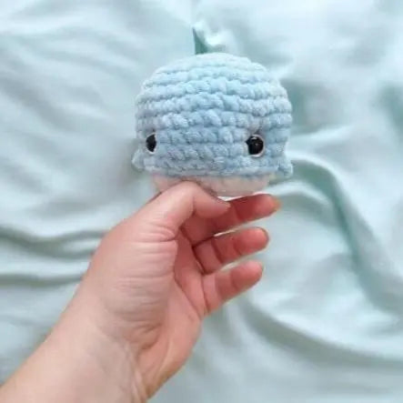 baleine au crochet bleu