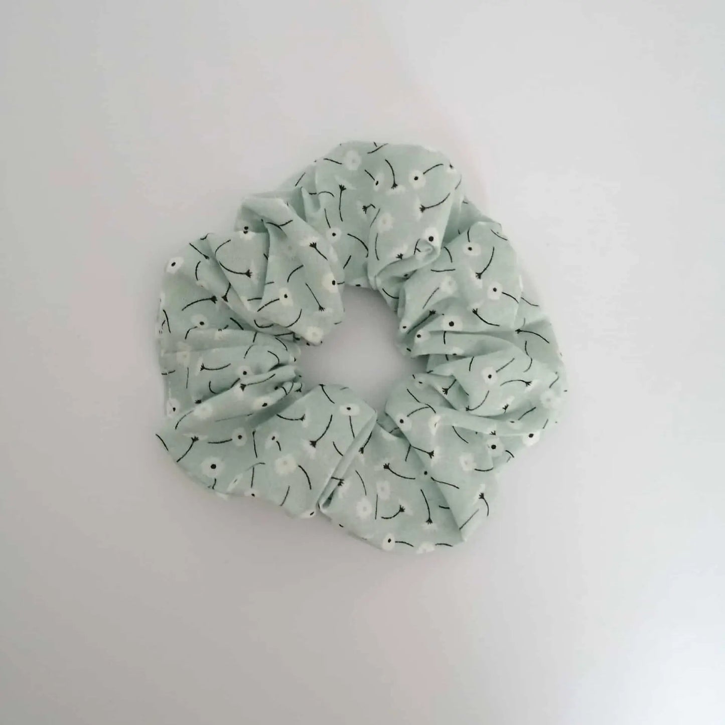 Chouchou vert d'eau fait main en tissu coton avec motif pissenlits