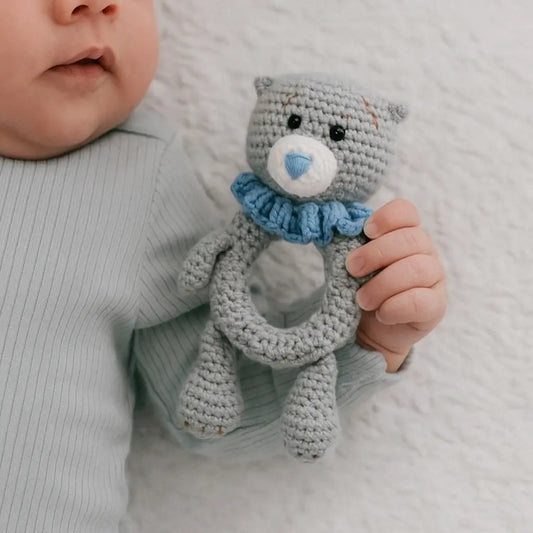 Hochet ourson en Coton et Bois : Le Compagnon Idéal de Bébé chtitdoudou