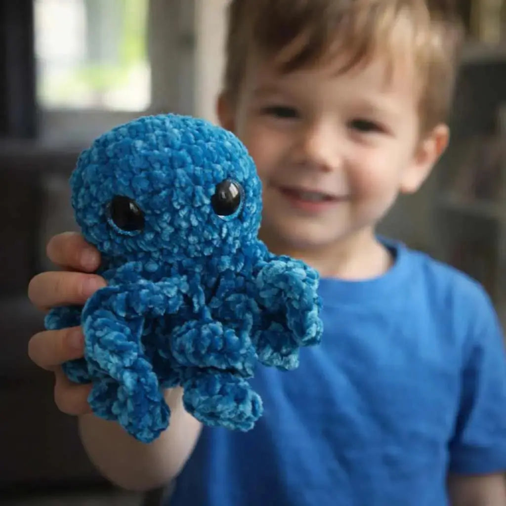 Doudou pieuvre au crochet bleu fait main pour bébé, cadeau de naissance original