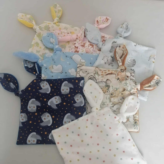 Lot de doudous lapins noués artisanaux, créations Chtitdoudou faites main