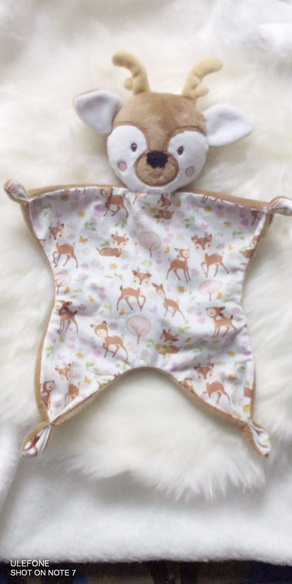 Doudou Ultra-doux, Doudou cerf, Personnalisable, Prénom, Cadeau bébé, Câlin, Haute qualité, Design adorable, Yeux doux, Bois doux, Touche personnelle, Souvenir, Sieste, Coucher, Réassurancecerf ultra-doux - Personnalisable avec prénom - chtitdoudou