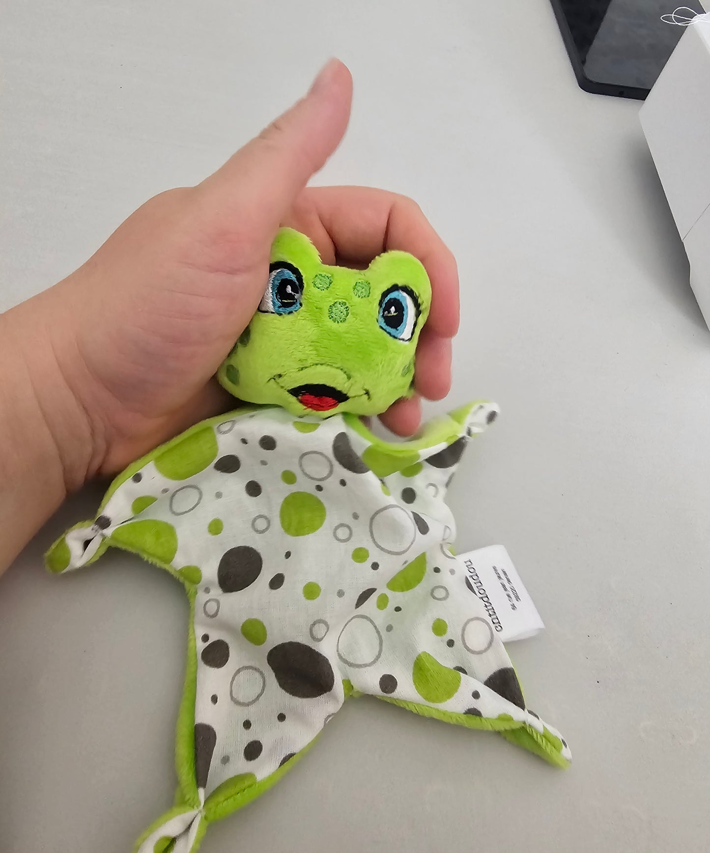 Mini doudou plat grenouille verte 16 cm 
