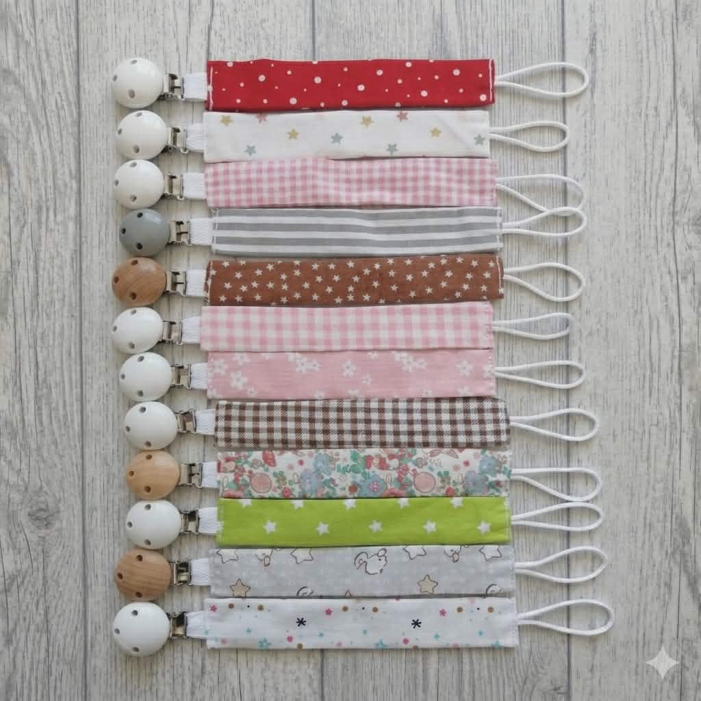 Attache tétine personnalisée en tissu avec prénom floqué