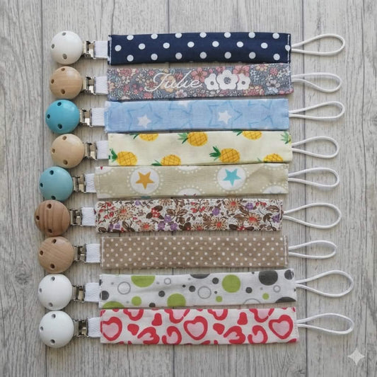 Attache tétine personnalisée en tissu avec prénom floqué