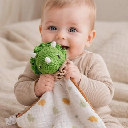 Doudou dinosaure bébé personnalisé au crochet avec lange en coton doux