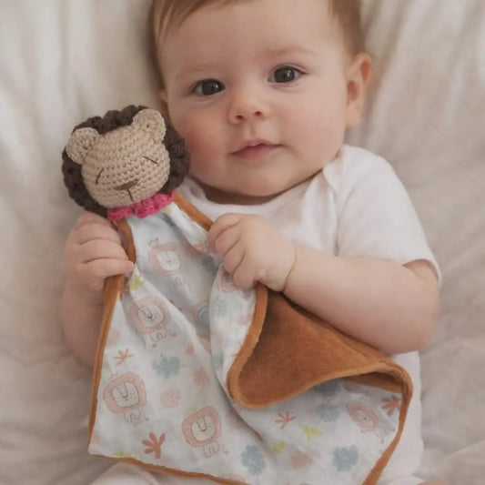 Doudou lion personnalisé au crochet fait main pour bébé
