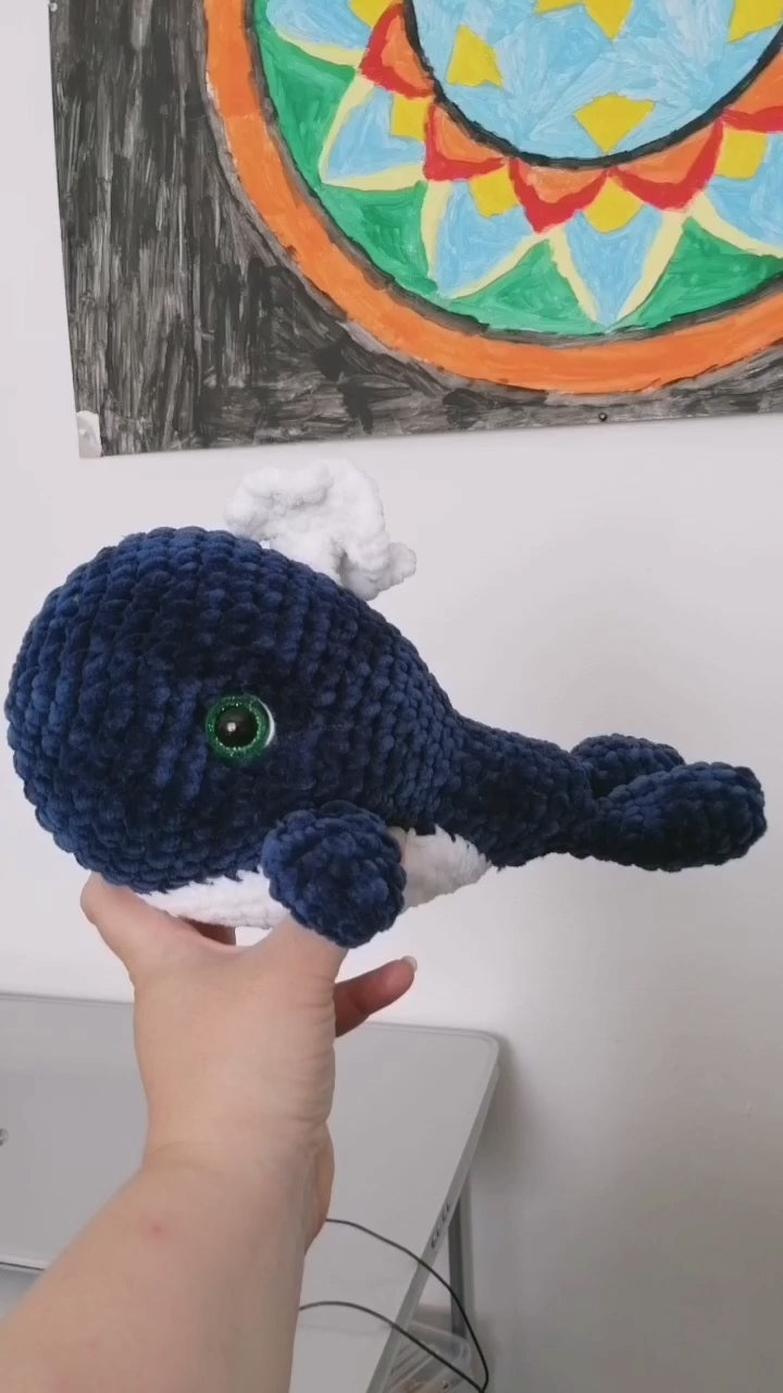 Baleine au crochet, Peluche, Jouet artisanal, Fabriqué à la main, Fil hypoallergénique, Compagnon câlin, Conception complexe, Jouet résistant, Expression douce, Décoration de chambre d'enfant, Accessoire de salle de jeux, Cadeau de fête de naissance, Sans danger pour les nourrissons, Intemporel, l'artisanat, Sécurité moderne, normes