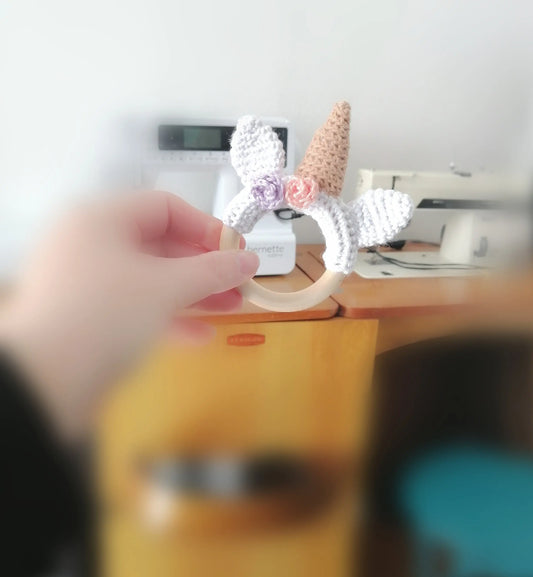 Hochet bébé licorne au crochet : Le Compagnon Idéal de Bébé chtitdoudou