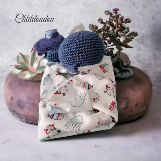 Doudou doux bébé crochet baleine